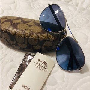 Coach “Stephanie” blue aviators